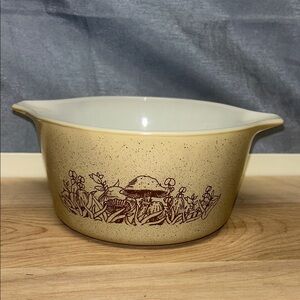 Vintage Pyrex Forest Fancies Mushroom 1. QT Casserole/No Lid - #473B